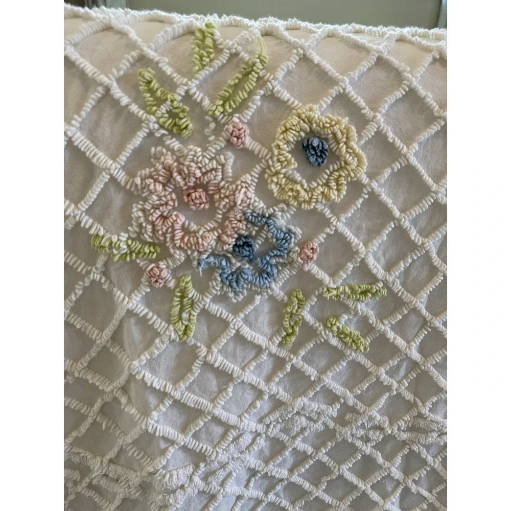 Vintage Chenille Floral Bedspread Coverlet Pink Blue Pastel 116 X 105 King?